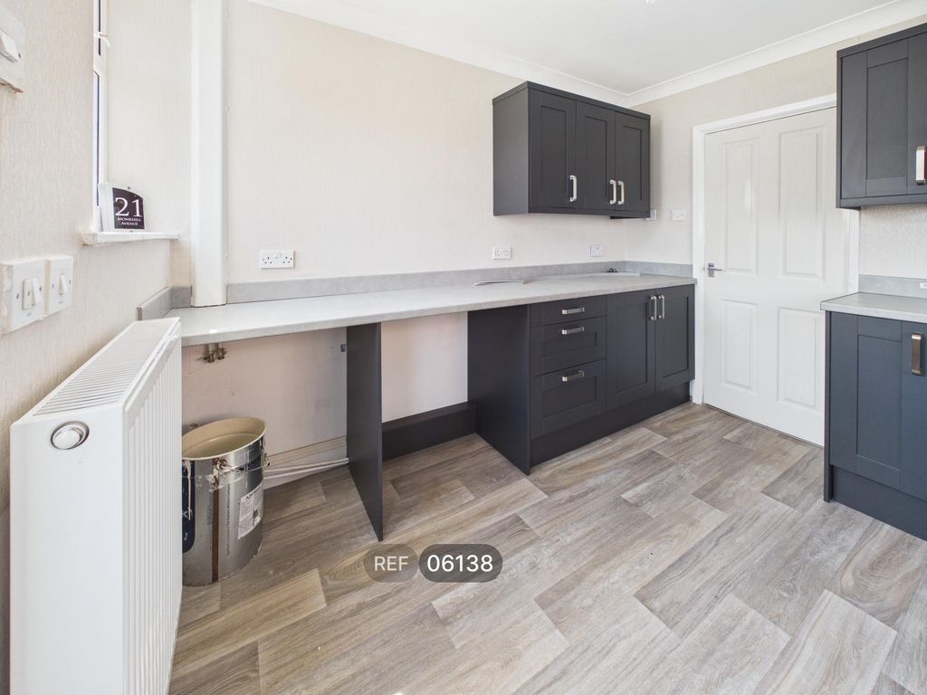 Property photo 3 of 15 Kitchen