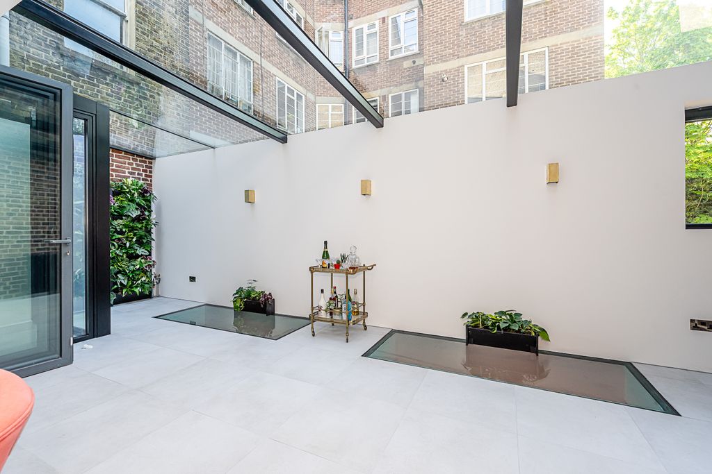 Property photo 3 of 32
