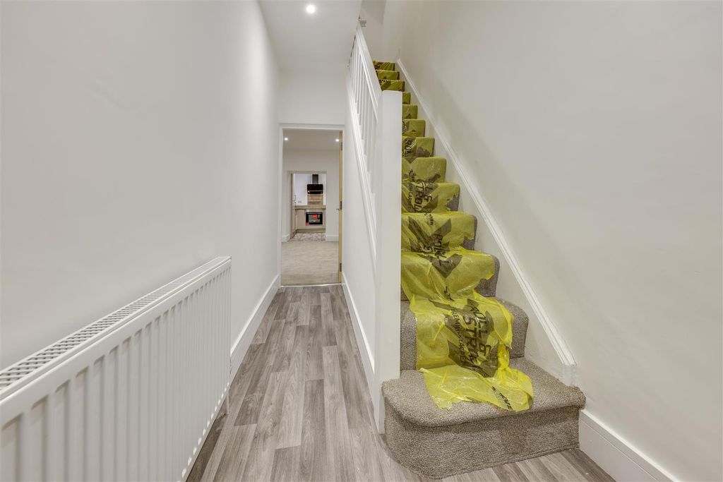 Property photo 3 of 20 cm2A5849-cm2A5853-1A.Jpg