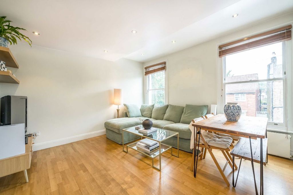 Property photo 2 of 7