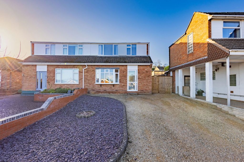 Property photo 3 of 39