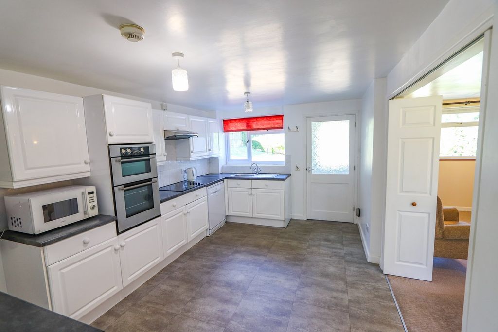 Property photo 3 of 24