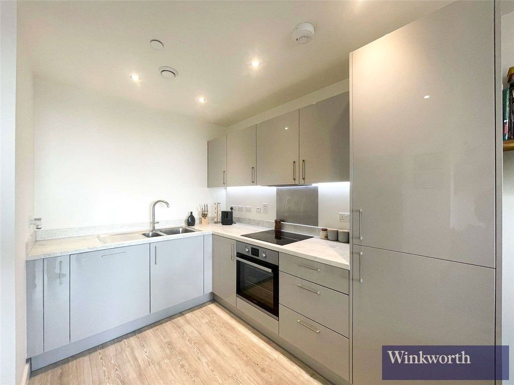 Property photo 3 of 9 Kitchen