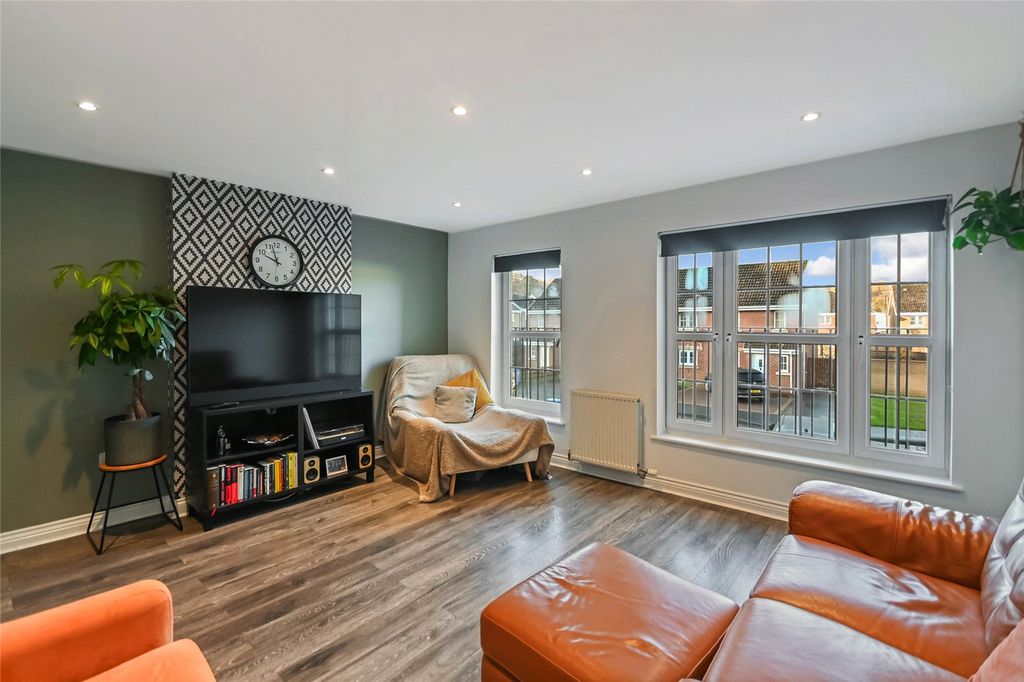 Property photo 2 of 21 Picture No. 32