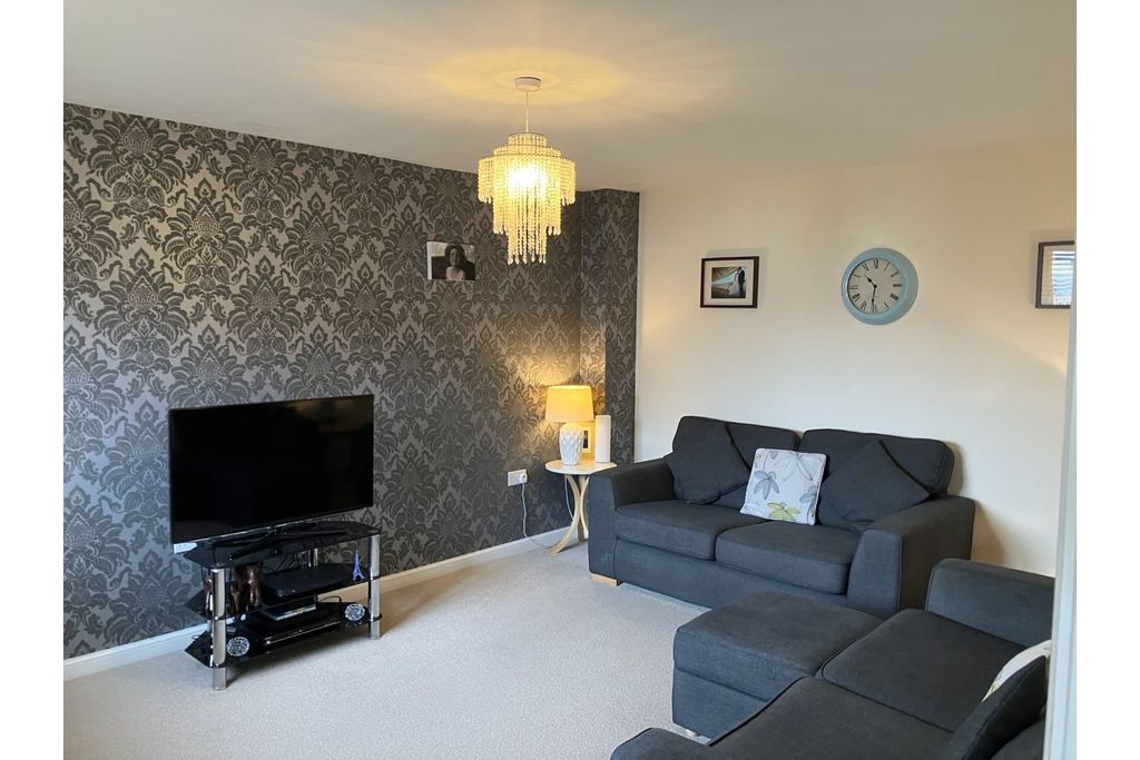 Property photo 2 of 18