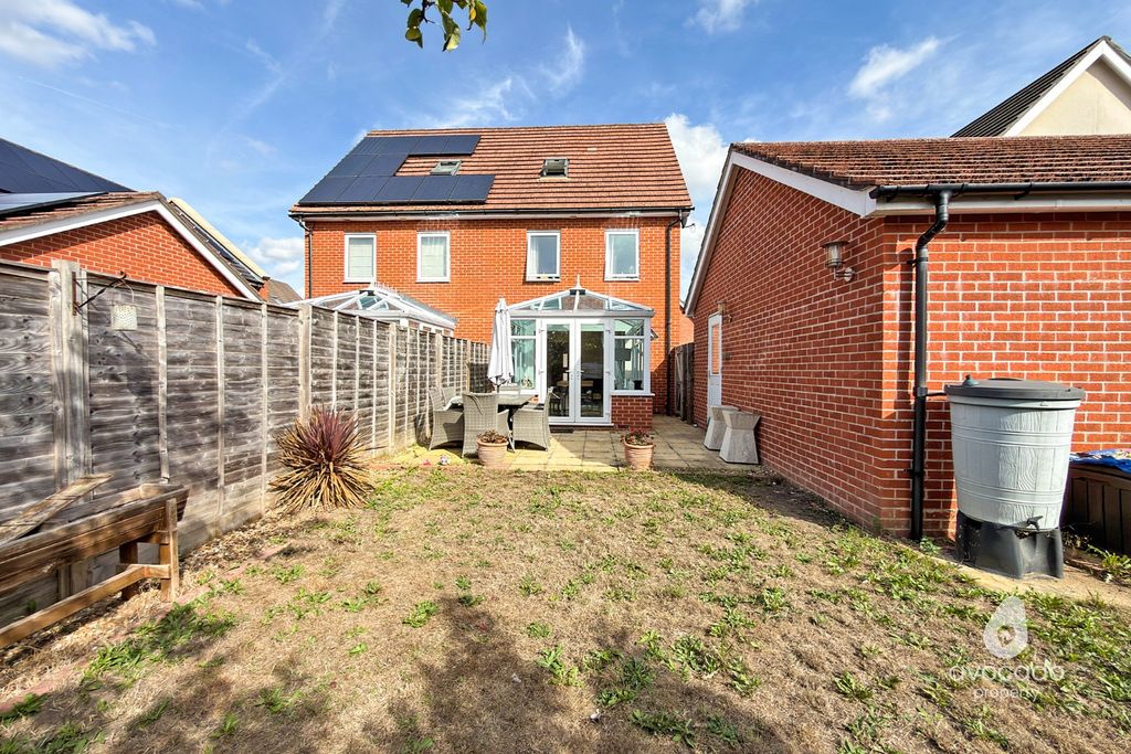 Property photo 2 of 16 5536832