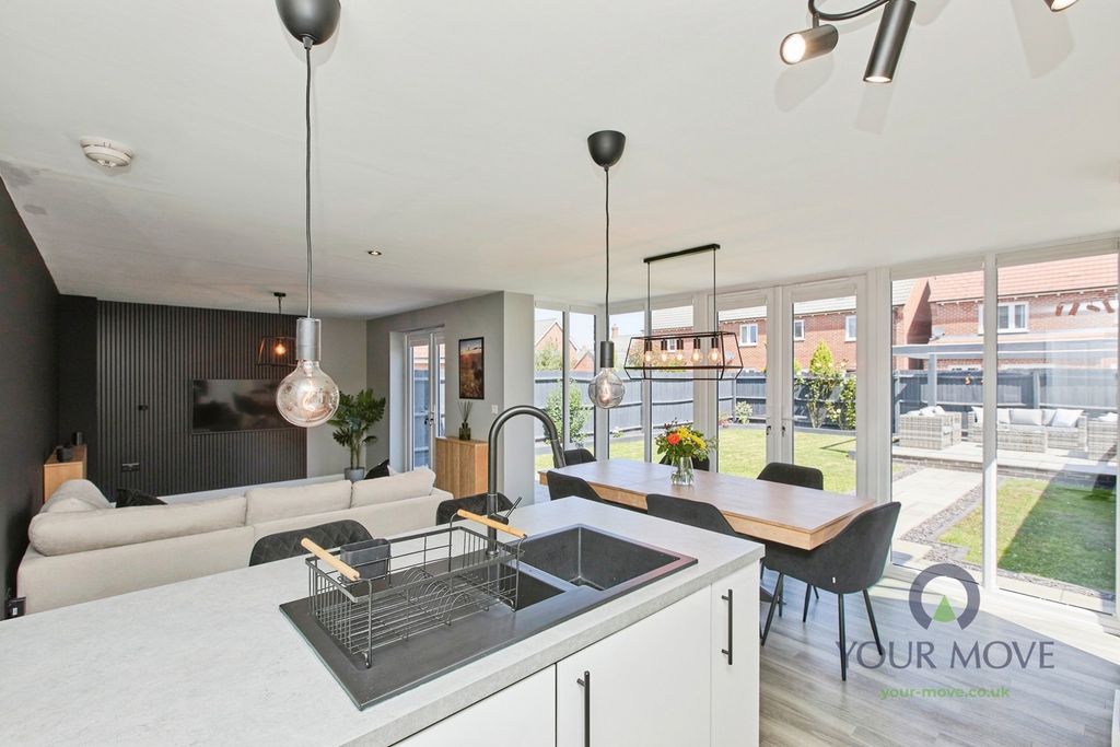 Property photo 2 of 37 Living Kitchen Diner