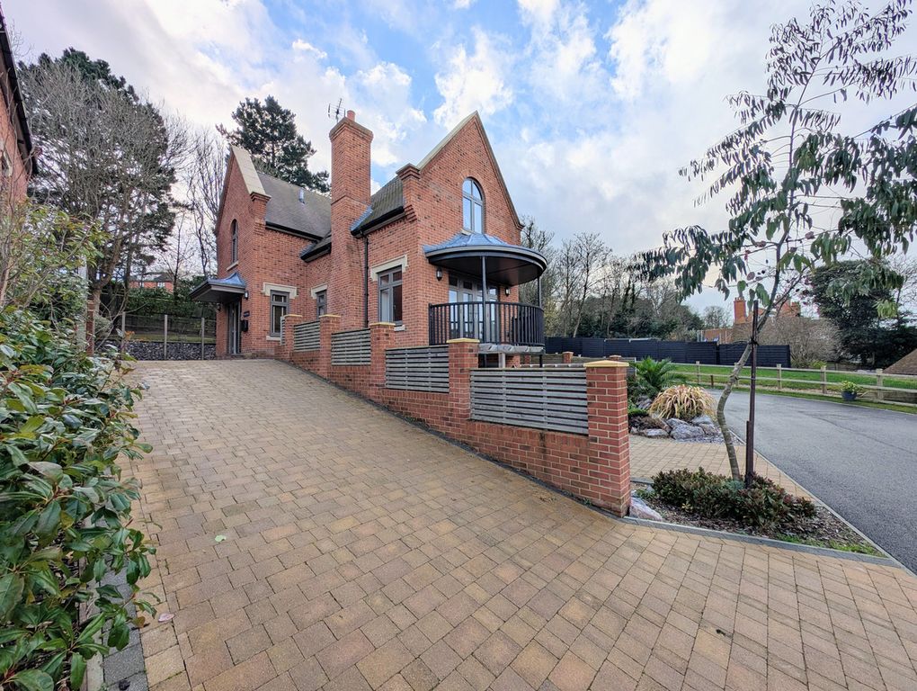 Property photo 3 of 31