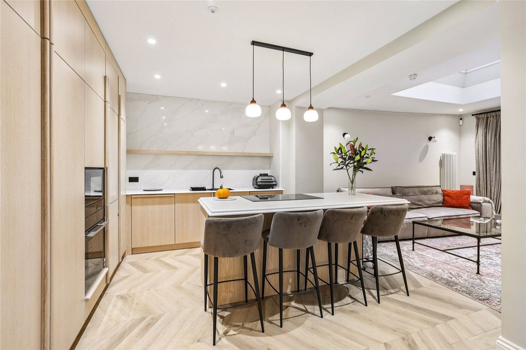 Property photo 3 of 15 Kitchen