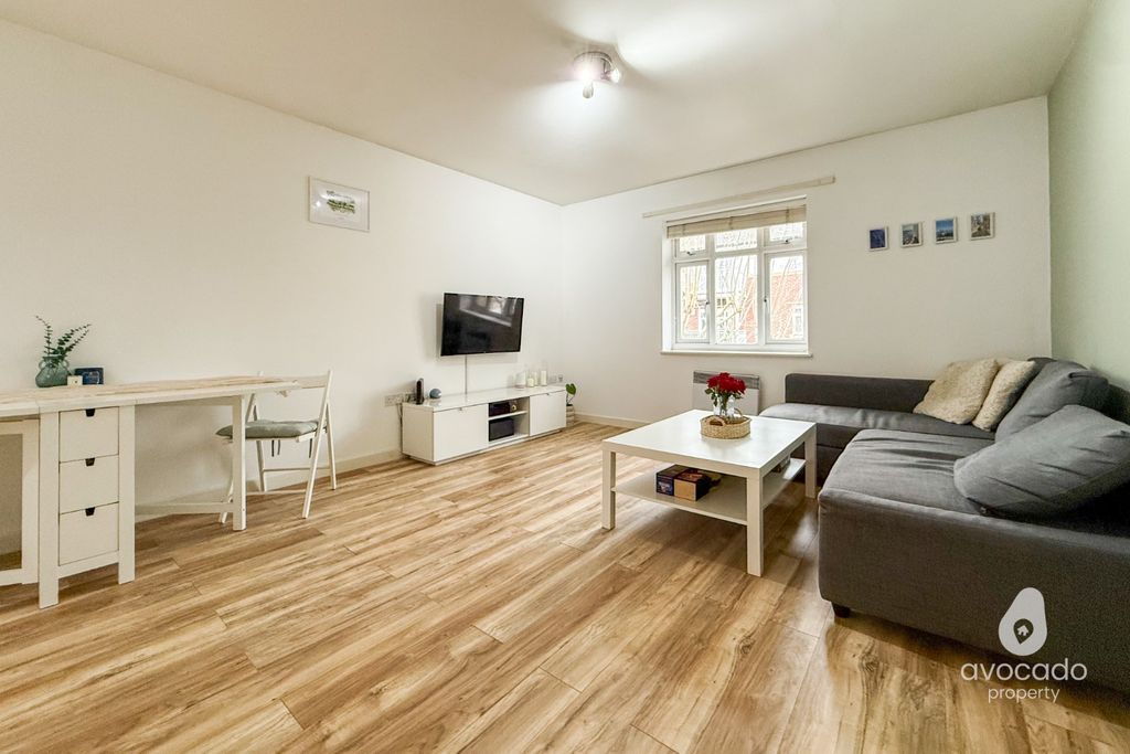 Property photo 1 of 12 4949430