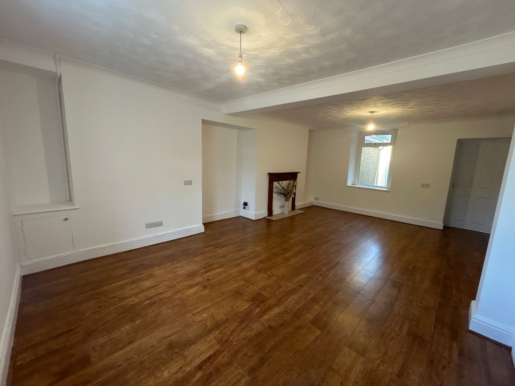 Property photo 2 of 9 Living Room Diner