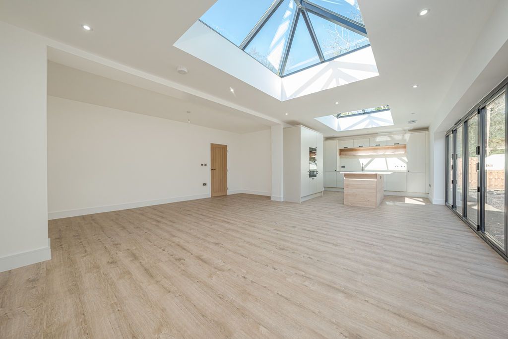 Property photo 2 of 24 Photo 12