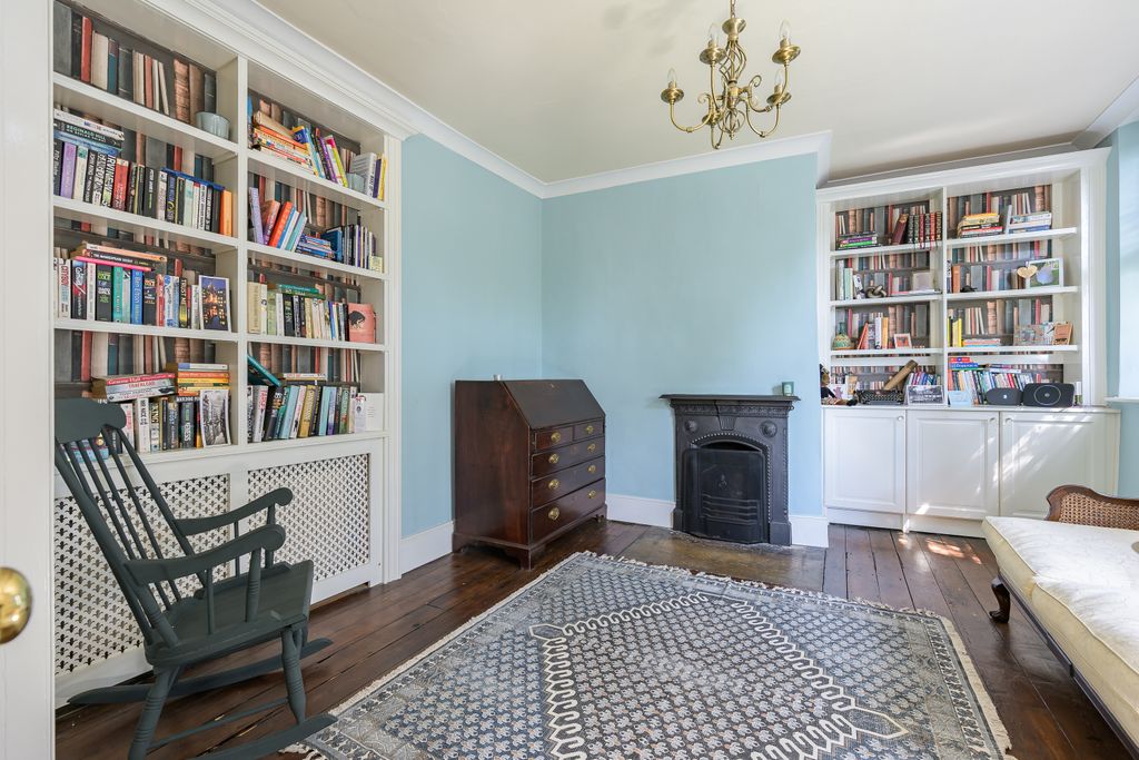 Property photo 3 of 30 Sitting Room