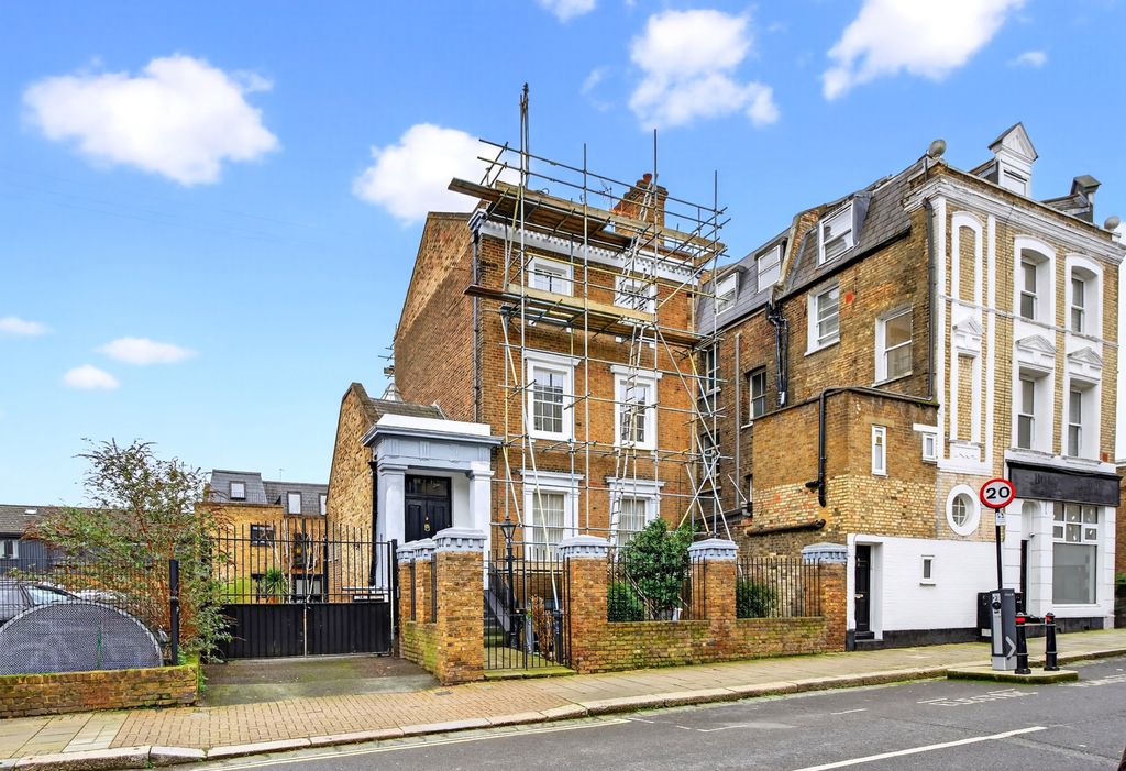 Property photo 1 of 19 Picture No. 11