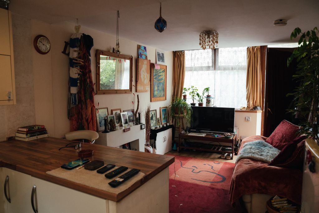 Property photo 2 of 20