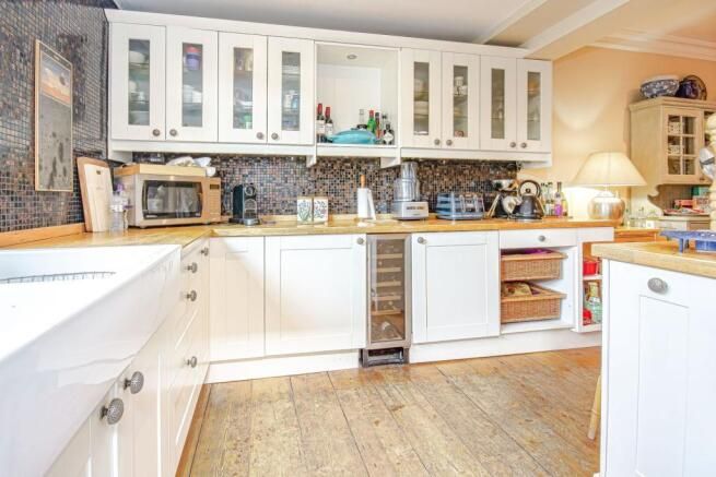 Property photo 2 of 12 Kitchen