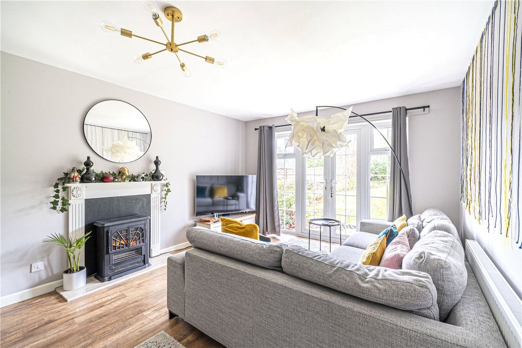 Property photo 2 of 10 Sitting Room