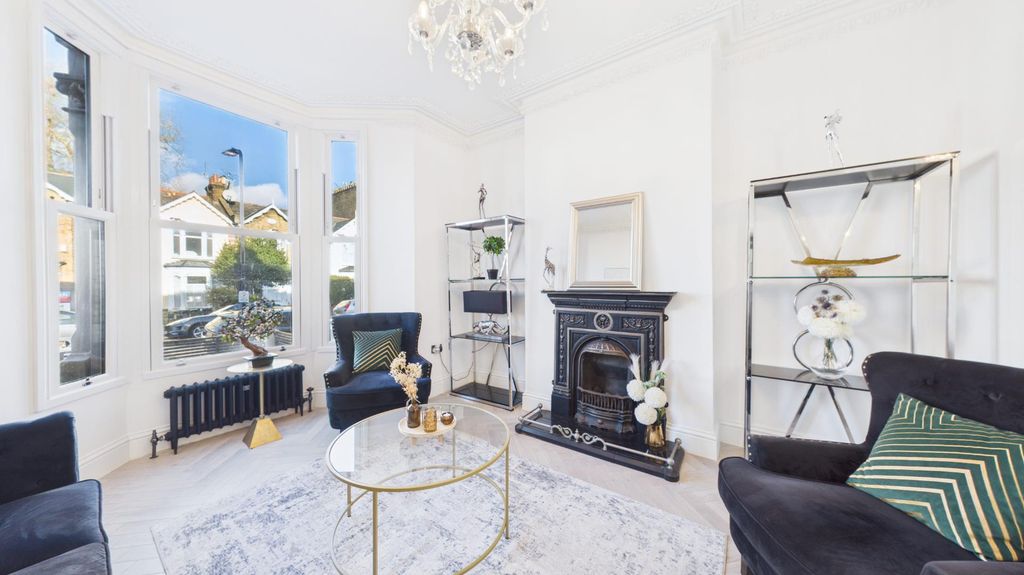 Property photo 1 of 72 Reception