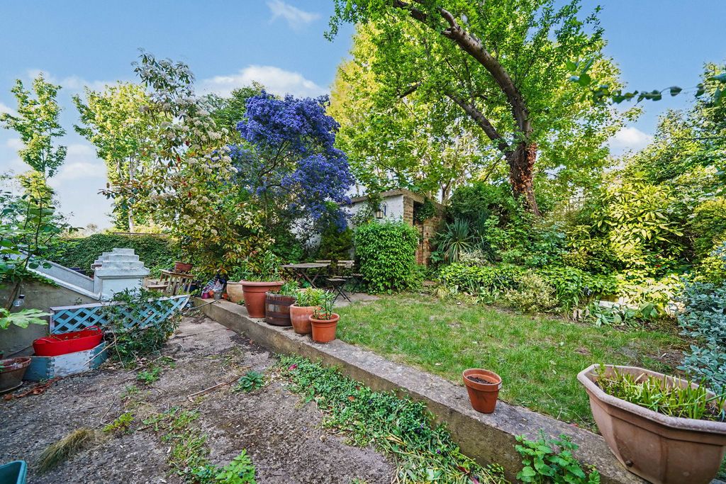 Property photo 3 of 11