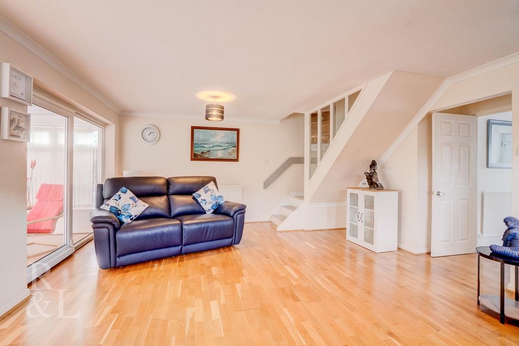 Property photo 3 of 23 Batched  (4).Jpg