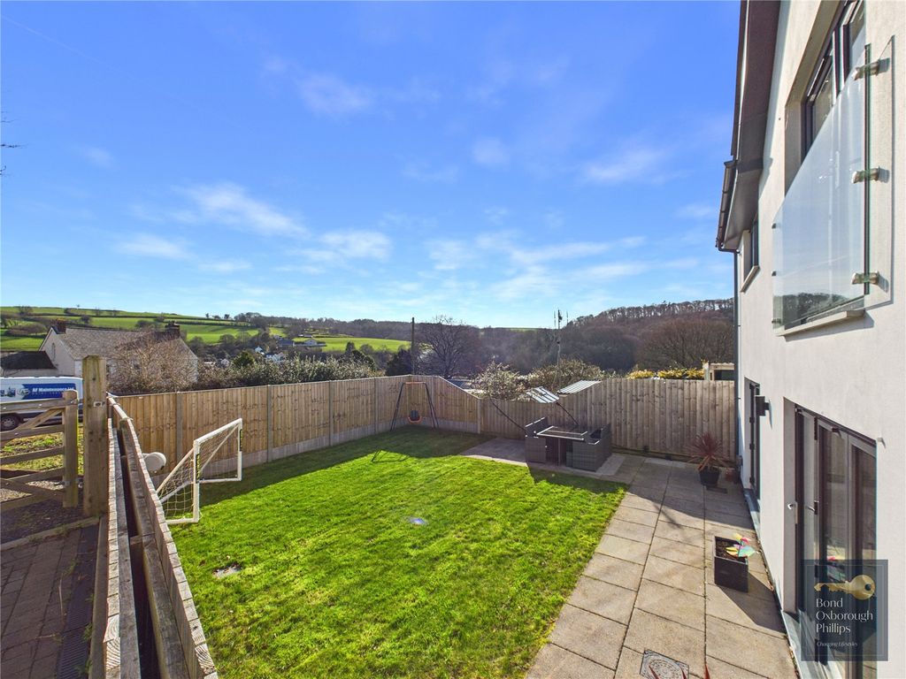 Property photo 3 of 46 Picture No. 14