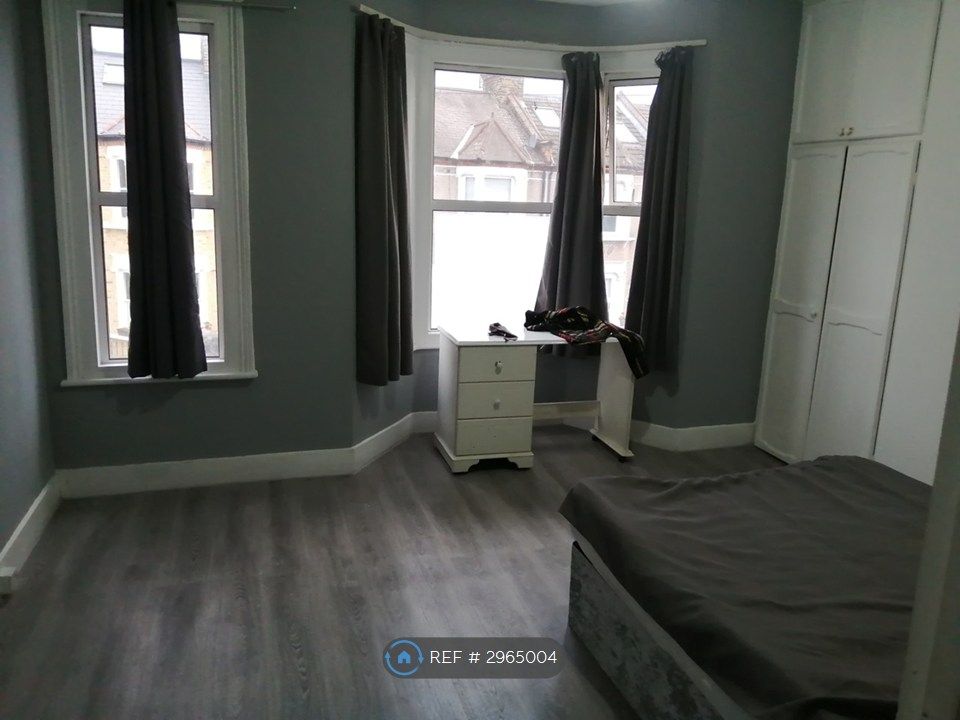 Property photo 3 of 18 Bedroom 1