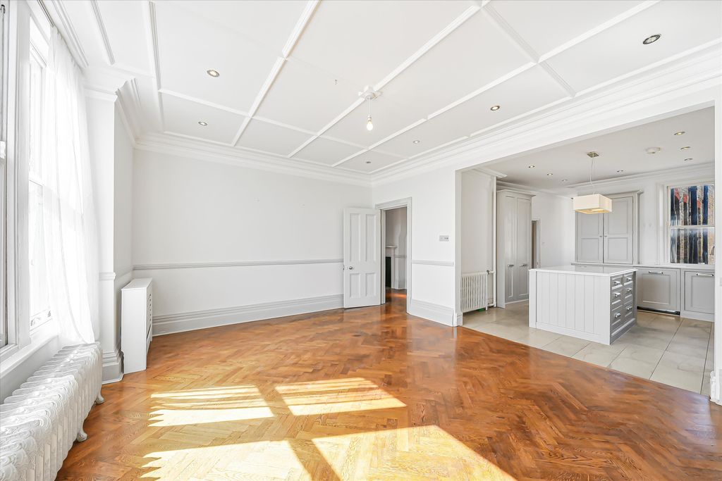 Property photo 2 of 26 Image