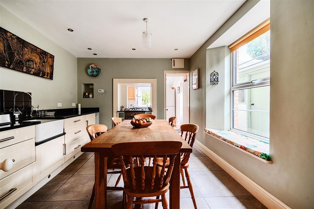 Property photo 3 of 28 1345712-9-68B09B18c60B0.Jpg
