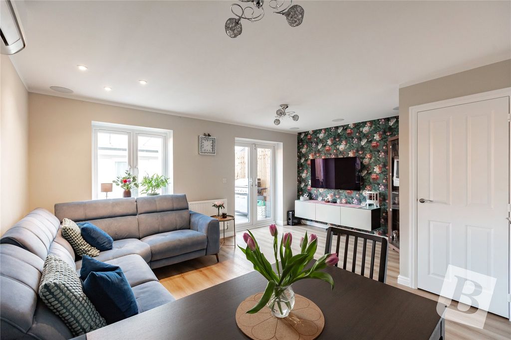 Property photo 2 of 17 Reception Room