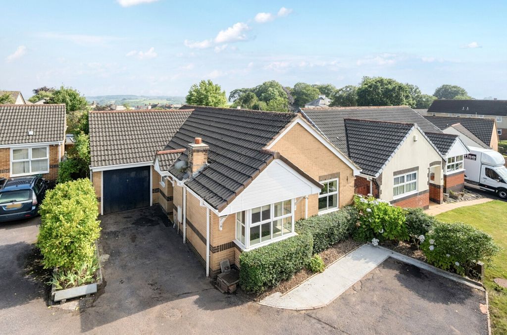 Property photo 1 of 18 1 - Picture No. 03