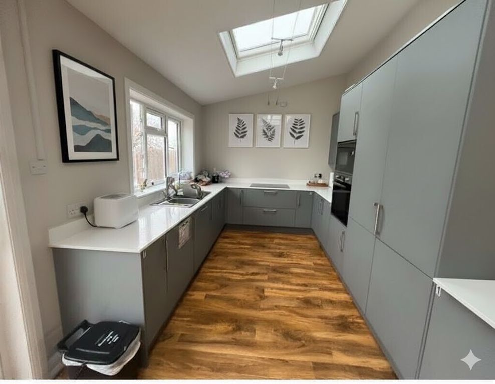 Property photo 2 of 5 Kitchen Sw16.Jpg