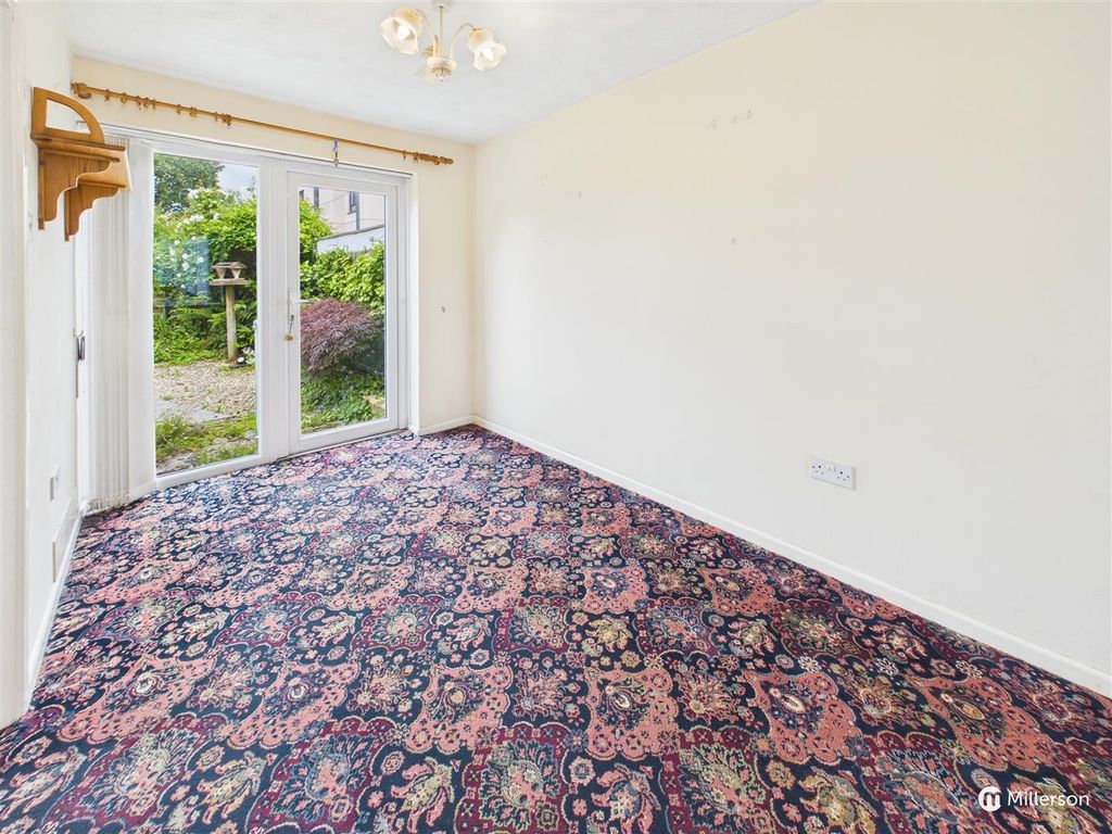 Property photo 3 of 13 Dining Area