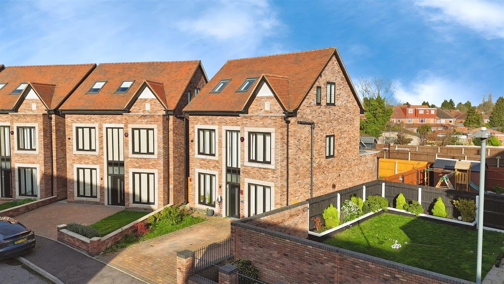 Property photo 1 of 28 B4.Jpg