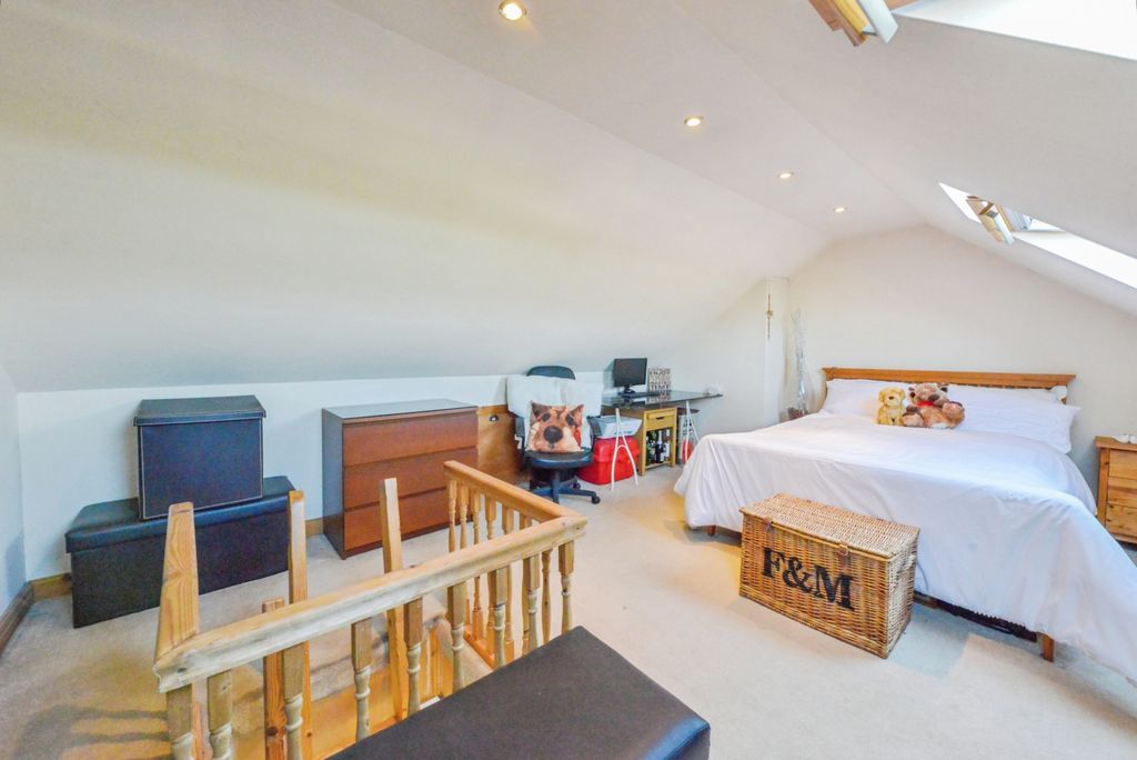 Property photo 3 of 21 Photo #3