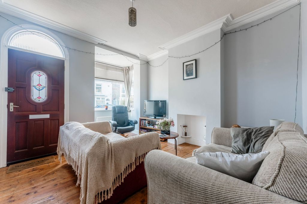 Property photo 3 of 24