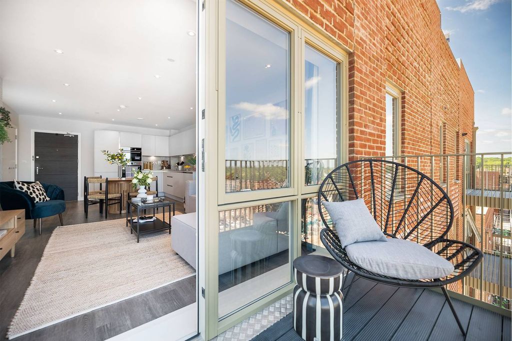 Property photo 2 of 16