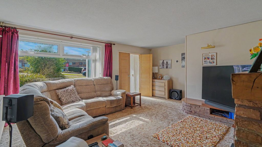 Property photo 3 of 25