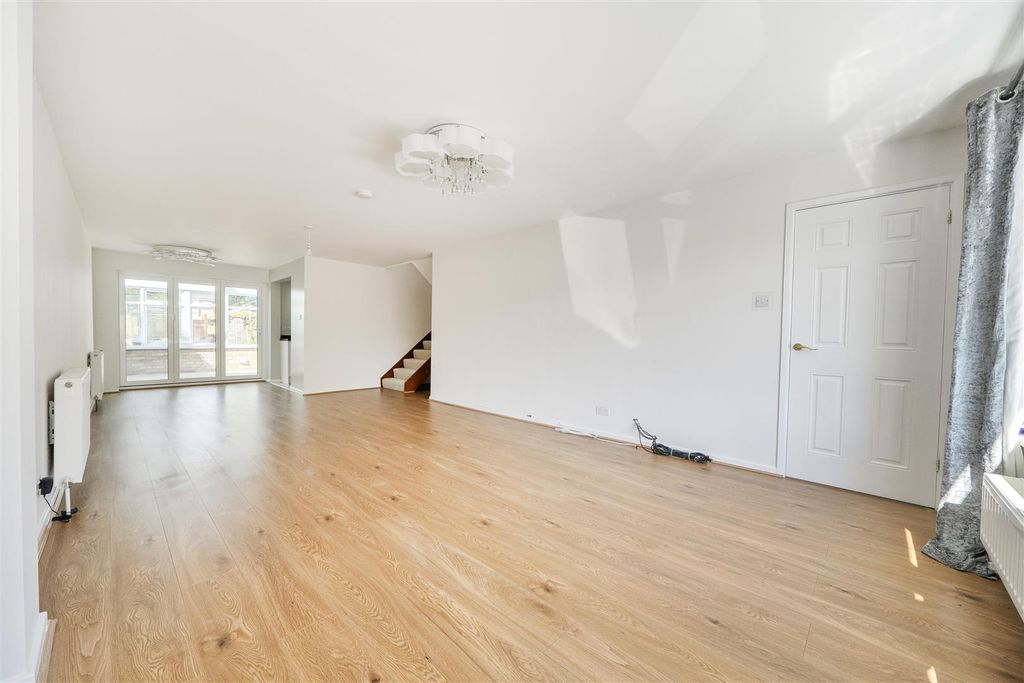 Property photo 3 of 22 Living Room