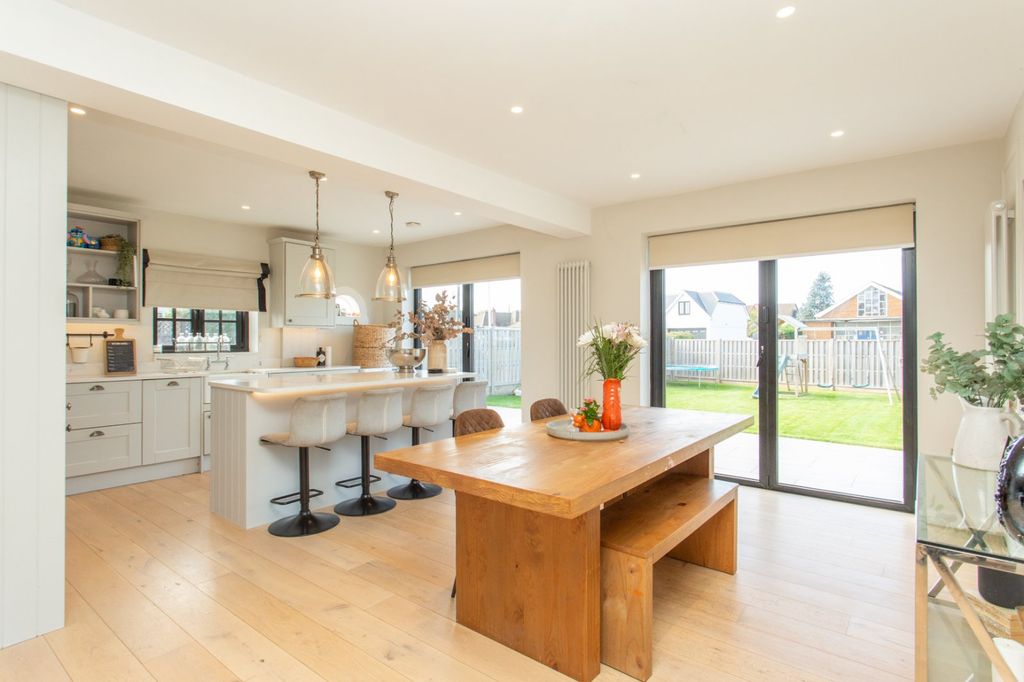 Property photo 3 of 20 Picture 3