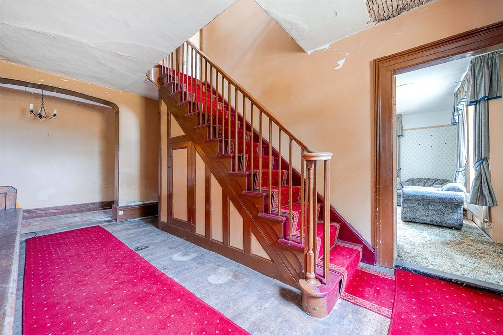 Property photo 3 of 28 Hall