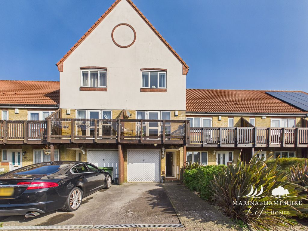 Property photo 1 of 32 Cam03915G0-Pr0039-Still003