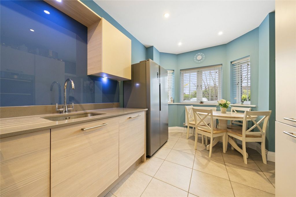 Property photo 2 of 12 Kitchen 2
