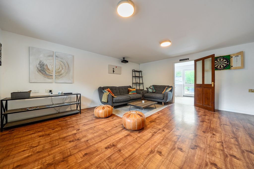 Property photo 3 of 22 5224433