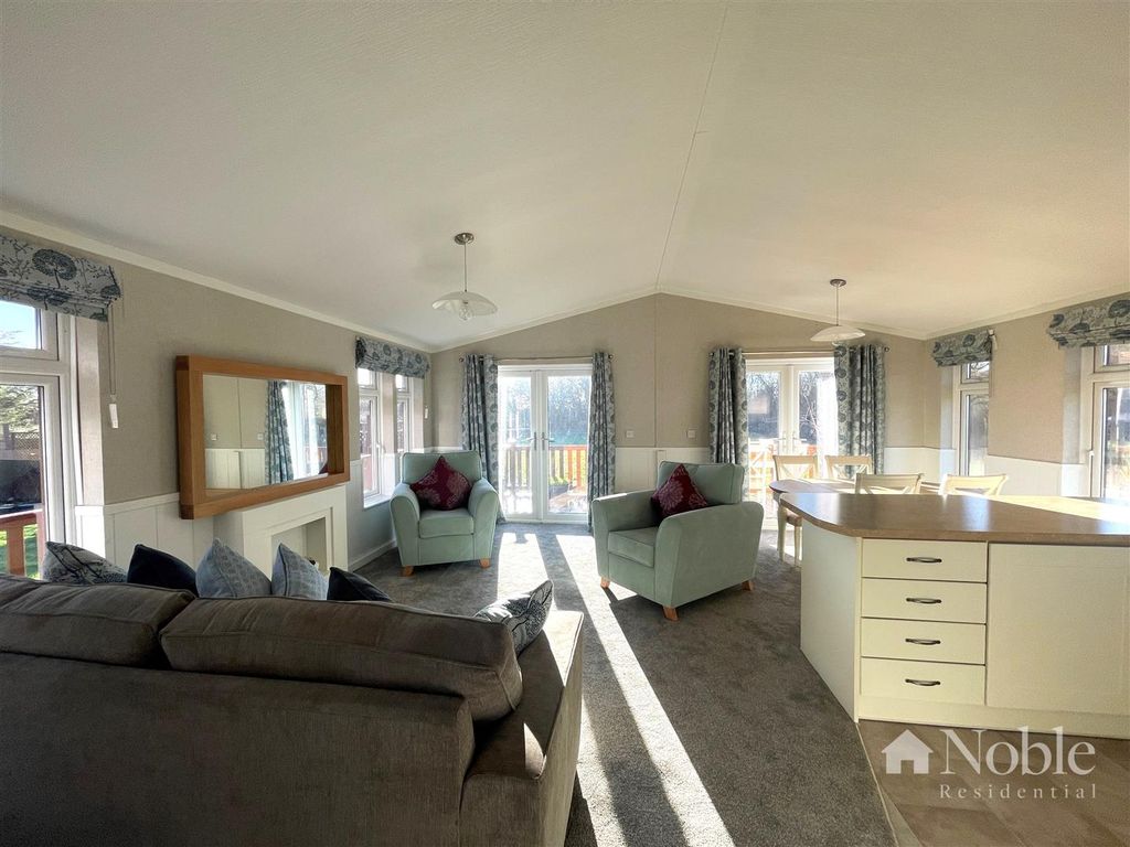 Property photo 2 of 14 Open Plan Living/Kitchen/Dining Area