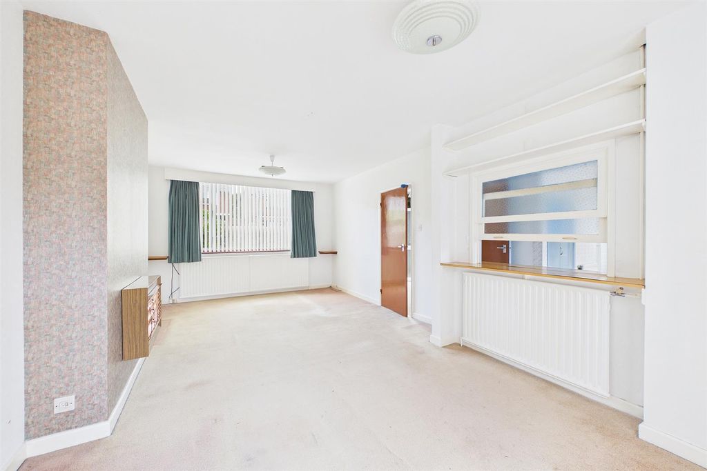Property photo 3 of 14 Cam03736G0-Pr0314-Still009.Jpg