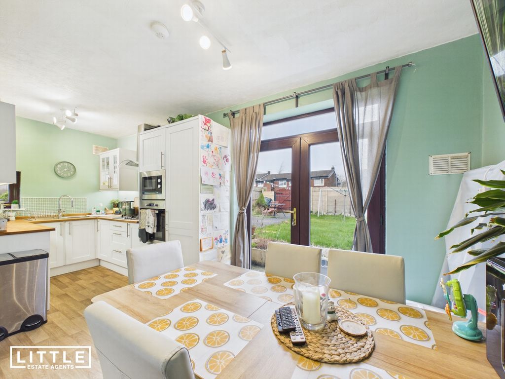 Property photo 3 of 17 Photo 10