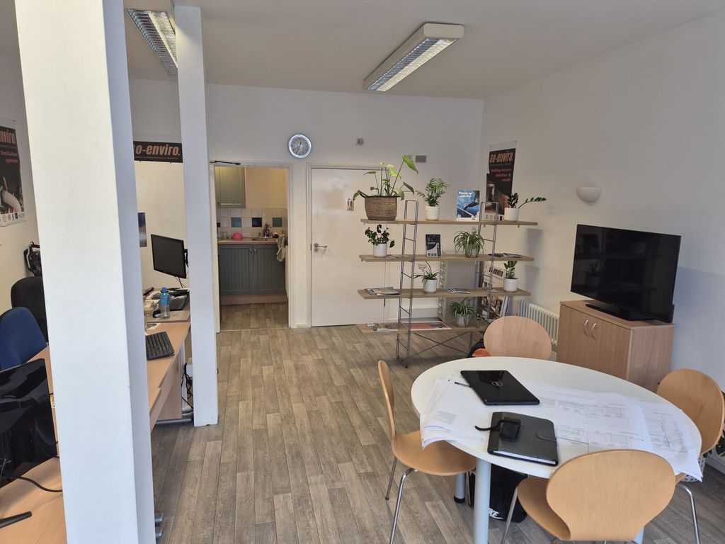 Property photo 3 of 4