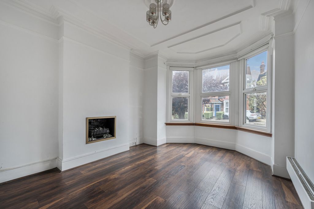 Property photo 2 of 22 1357005-19-68Cbb0...