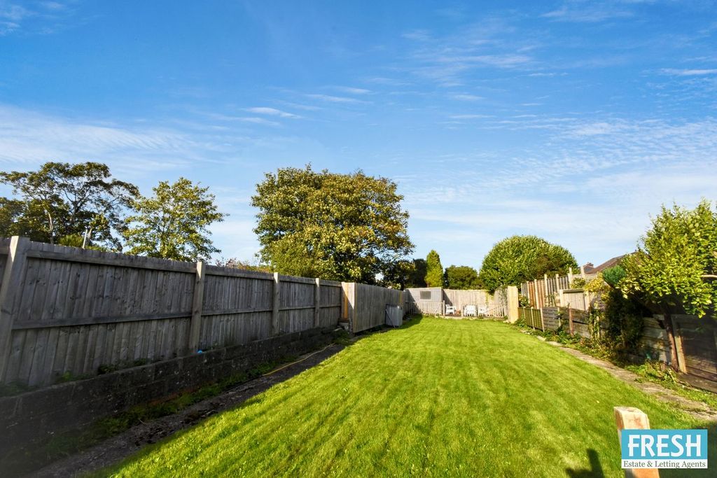 Property photo 2 of 31