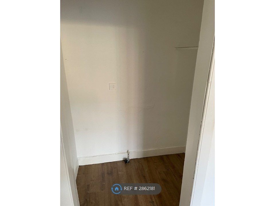 Property photo 2 of 35